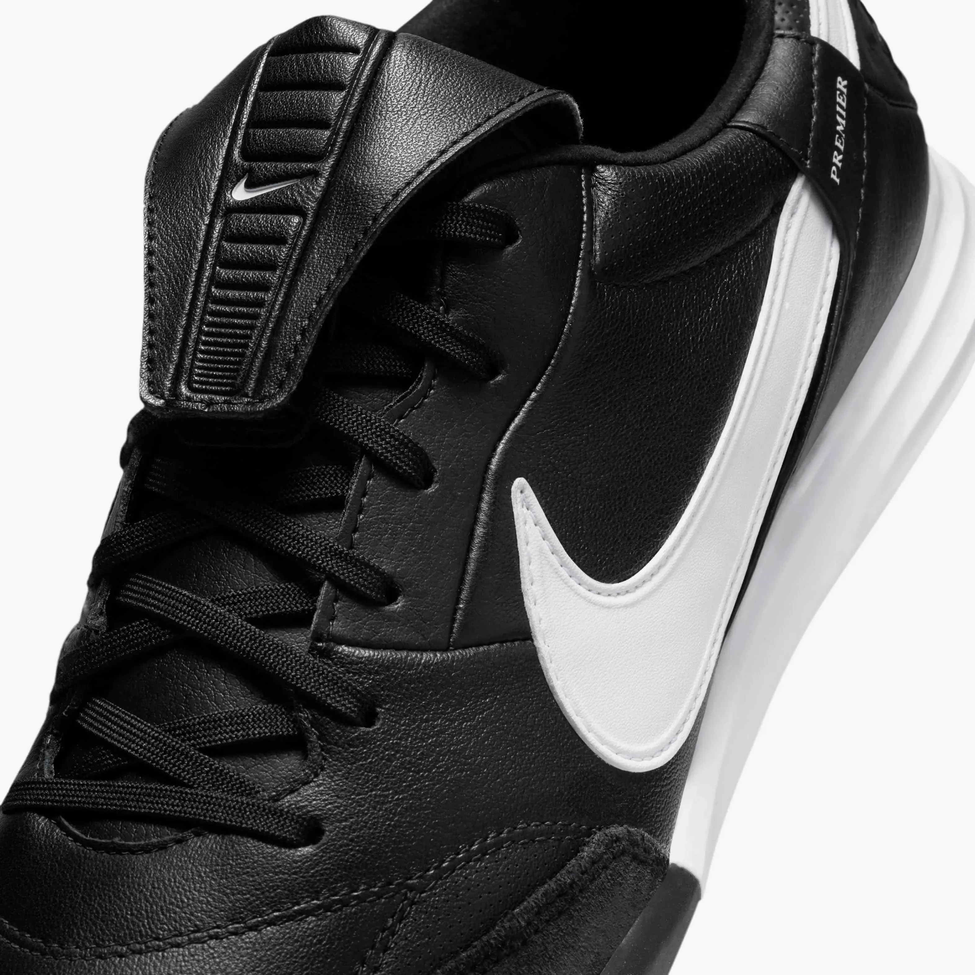 Nike Premier III Turf