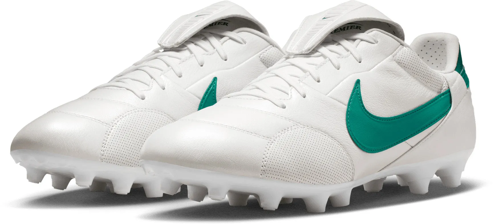 Premier 3 FG Low-Top Football Boots