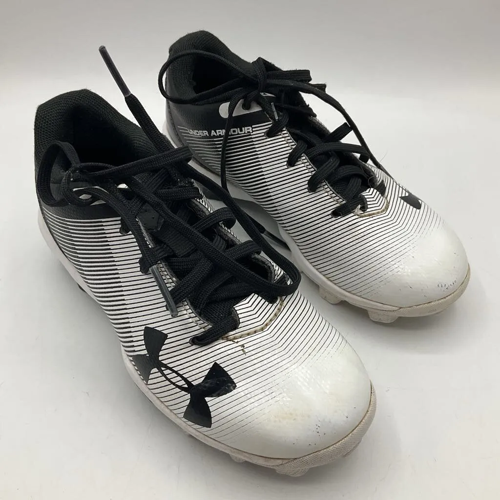 Size 12: Under Armour Black/White Lace-up Soccer Cleats